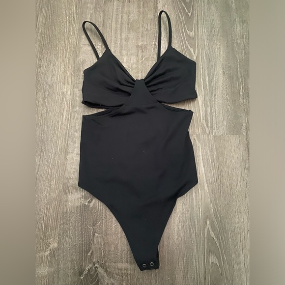 Abercrombie Cut out Bodysuit - Picture 1 of 3